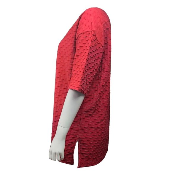 BE Basic Editions Top Womens Size M Medium Solid All Red Textured Short Sleeve - Picture 2 of 6